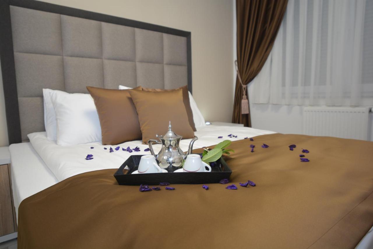 Apart Hotel Family Sarajevo Bagian luar foto