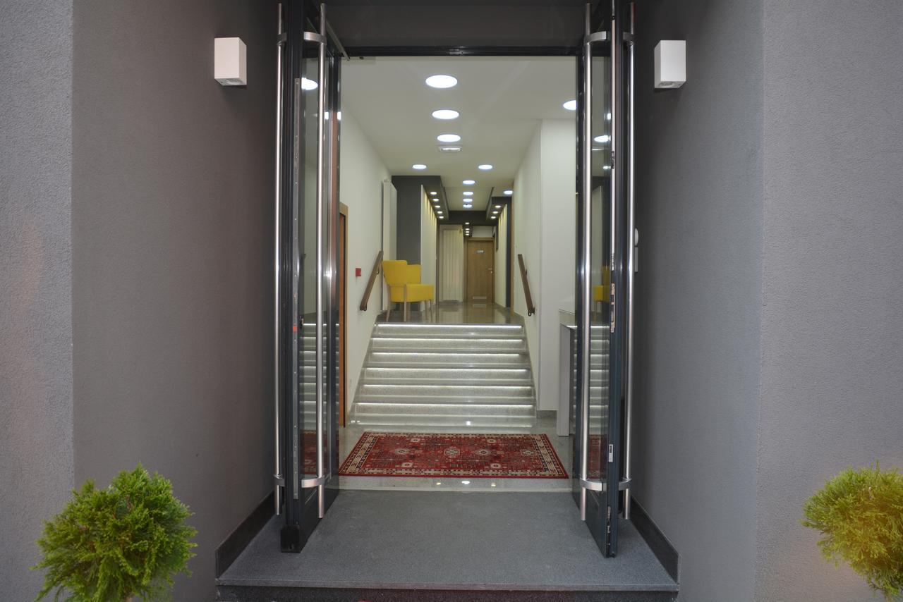 Apart Hotel Family Sarajevo Bagian luar foto
