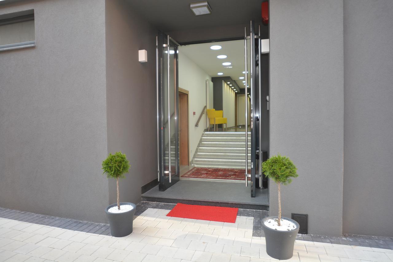 Apart Hotel Family Sarajevo Bagian luar foto