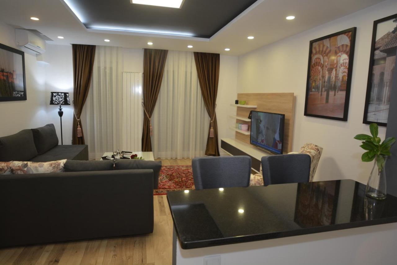 Apart Hotel Family Sarajevo Bagian luar foto