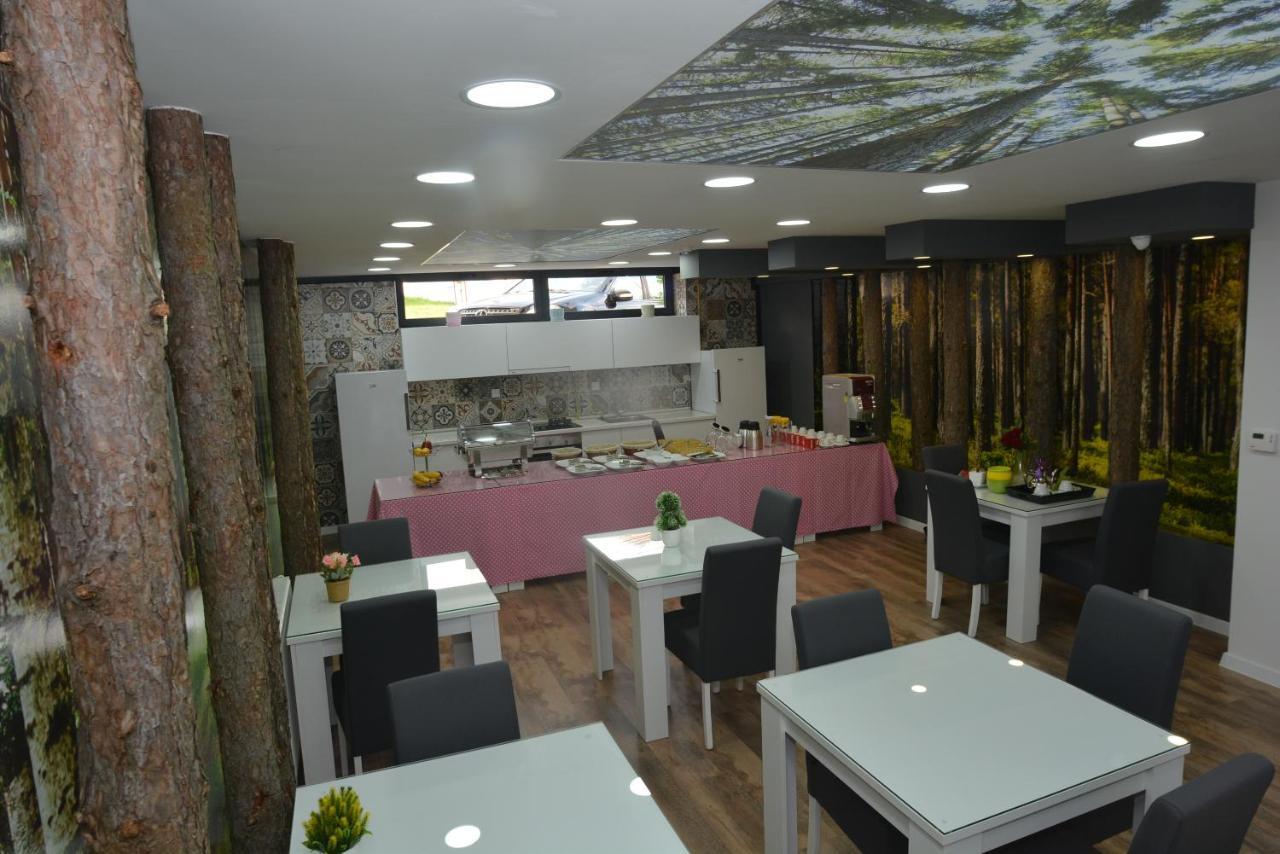 Apart Hotel Family Sarajevo Bagian luar foto